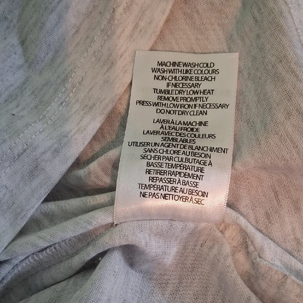 Cloudveil Light Gray Short Sleeve Tee with Feather Design 4346 - Picture 8 of 9